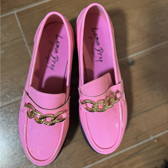 Hot Pink Platform Loafers w/ Gold Chain – Size 7.5 - Picture 5 of 6
